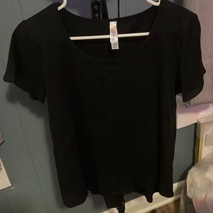 Medium lularoe black tshirt